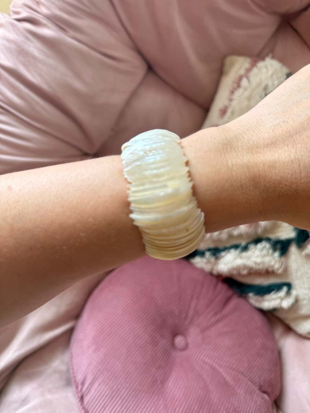 Vintage Handcrafted Mother of Pearl Shell Stretch Bracelet - Women Jewelry